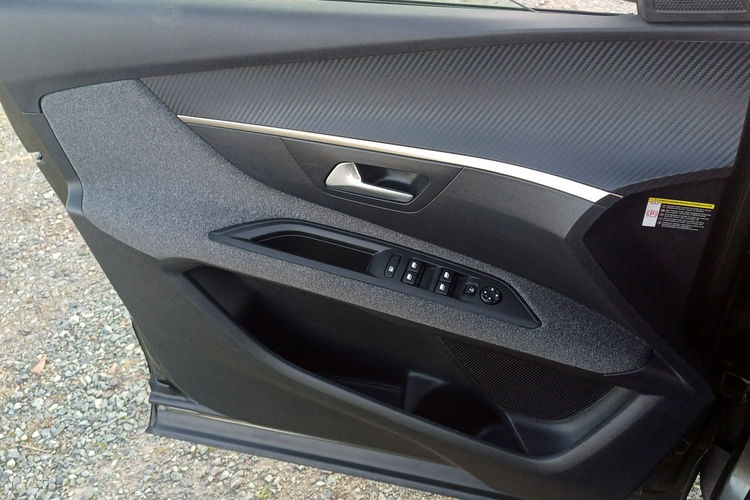 Peugeot 3008 BlueHDi 120 EAT6 Stop & Start Allure zdjęcie 24