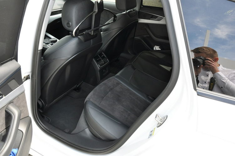 Audi A4 AVANT Competition 2.0TDI 190KM S-tronic S-line Matrix ACC El.klapa Key zdjęcie 32