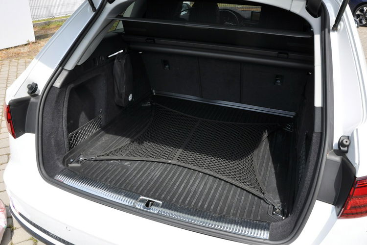 Audi A4 AVANT Competition 2.0TDI 190KM S-tronic S-line Matrix ACC El.klapa Key zdjęcie 38