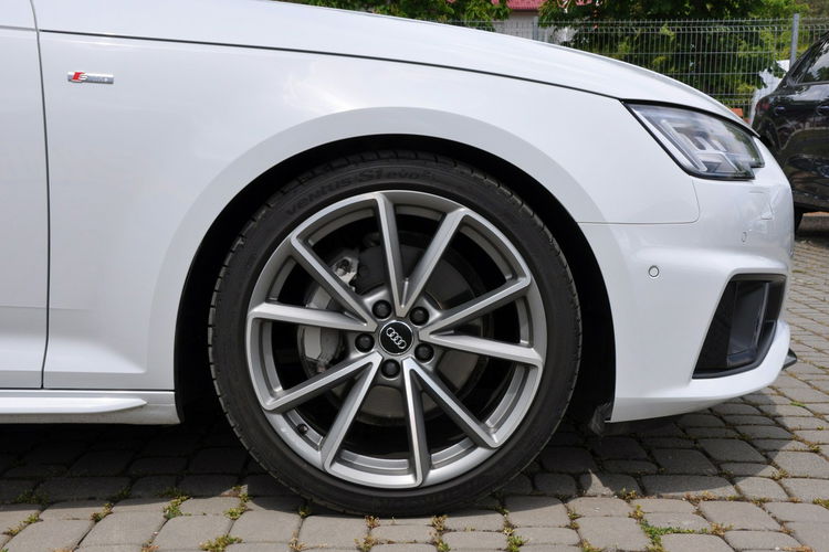 Audi A4 AVANT Competition 2.0TDI 190KM S-tronic S-line Matrix ACC El.klapa Key zdjęcie 8