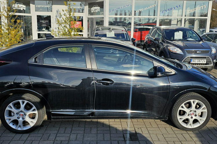Honda Civic grzane fotele,  model 2016,  wersja elegance zdjęcie 4