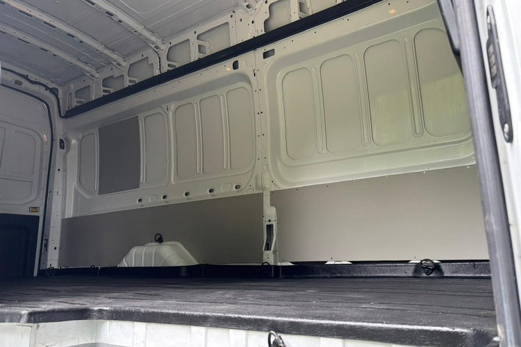 Ford Transit 2017 2.0 130KM Wersja maxi 183 tys. km Hak Klimatyzacja Tempomat zdjęcie 14