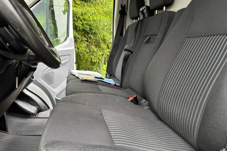 Ford Transit 2017 2.0 130KM Wersja maxi 183 tys. km Hak Klimatyzacja Tempomat zdjęcie 15