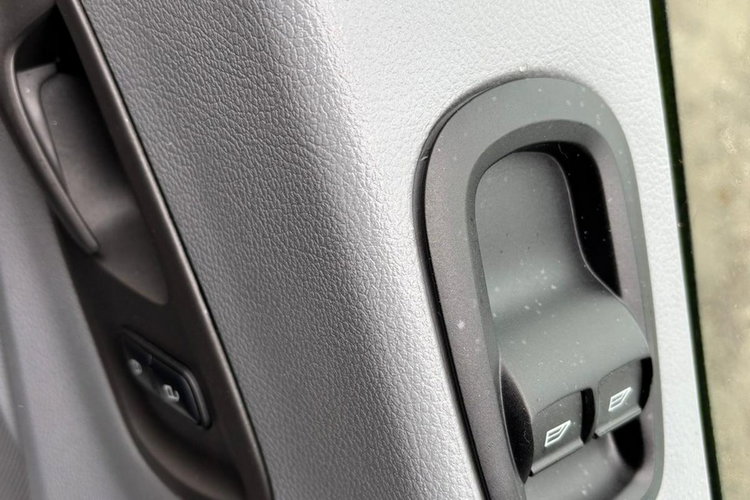 Ford Transit 2017 2.0 130KM Wersja maxi 183 tys. km Hak Klimatyzacja Tempomat zdjęcie 16