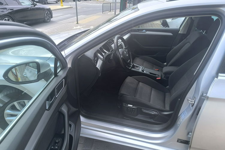 Volkswagen Passat 2.0 TDi 150KM Klimatronic Led Manual zdjęcie 14