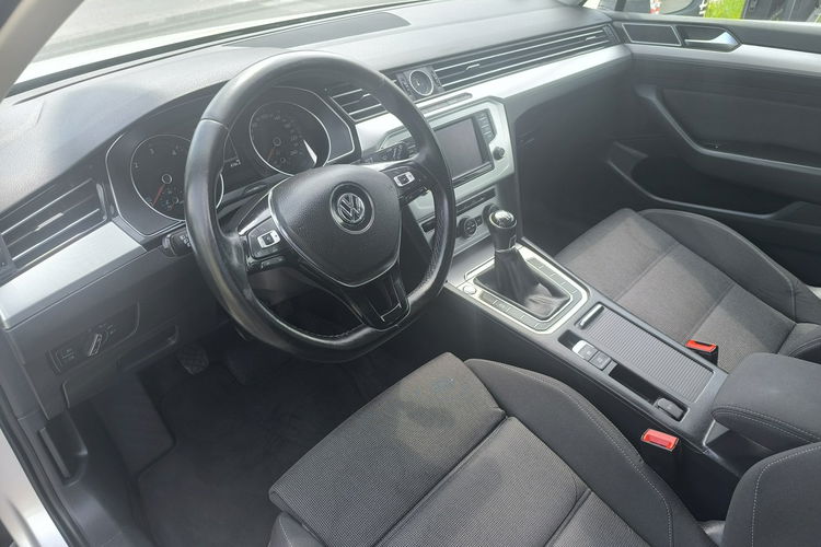 Volkswagen Passat 2.0 TDi 150KM Klimatronic Led Manual zdjęcie 16