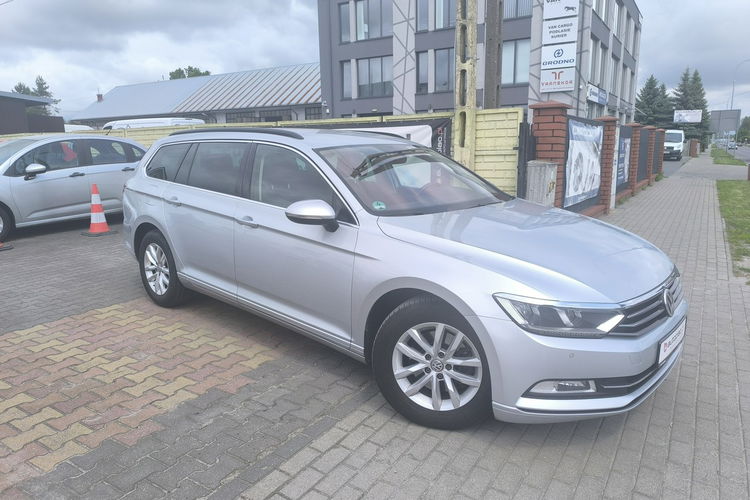 Volkswagen Passat 2.0 TDi 150KM Klimatronic Led Manual zdjęcie 2
