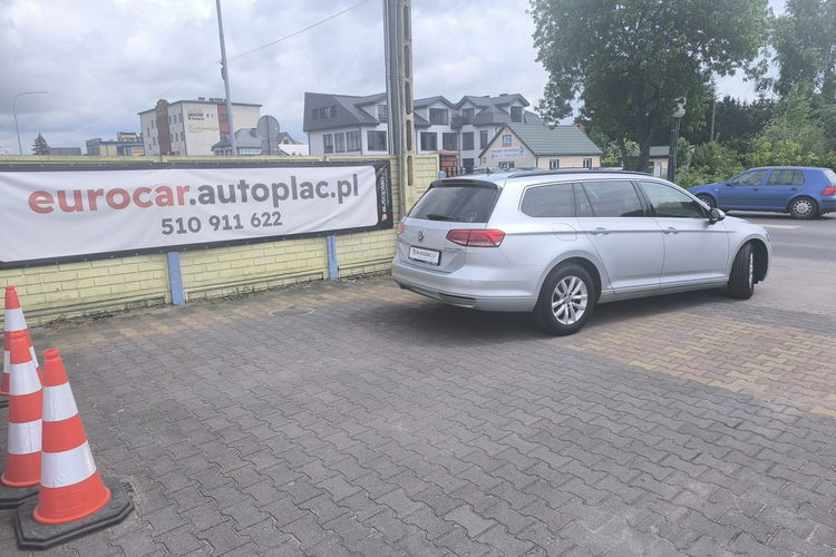 Volkswagen Passat 2.0 TDi 150KM Klimatronic Led Manual zdjęcie 4