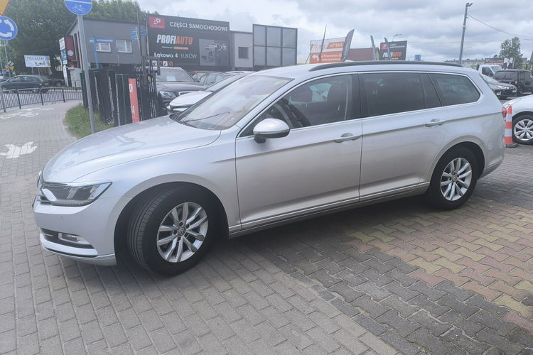 Volkswagen Passat 2.0 TDi 150KM Klimatronic Led Manual zdjęcie 9