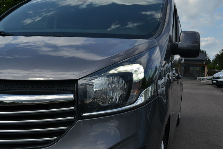 Opel Vivaro Parktronic Nawigacja 5osobowy Kamera cofania Zarejestrowany zdjęcie 2