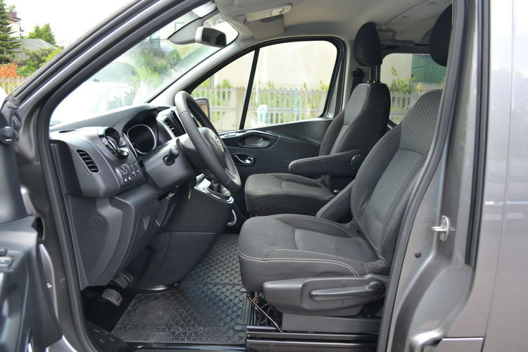 Opel Vivaro Parktronic Nawigacja 5osobowy Kamera cofania Zarejestrowany zdjęcie 8