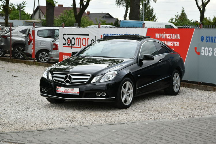 Mercedes E 250 E 250CDi Coupe 2.2 CDi 204KM Manual 2010r. Skóra Xenon NAVi Panorama zdjęcie 3