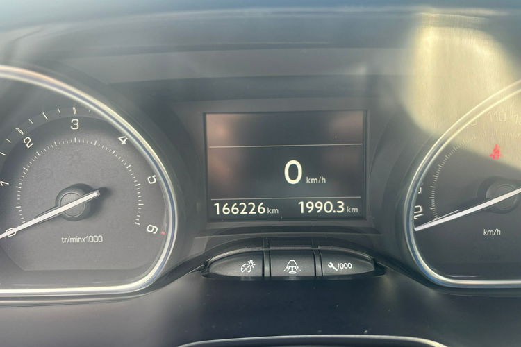 Peugeot 2008 1.6hdi Navi ledy pół skóry bezwypadkowy zamiana 1.r.gwaran zdjęcie 14