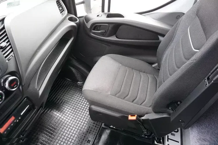 Iveco / DAILY / 70C18 / E 6 / BURTO FIRANKA / 15 PALET / ŁAD. 3502 KG zdjęcie 40