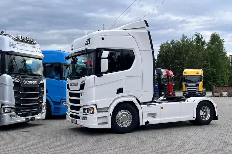 R500 STANDARD z Niemiec pełna opcja ASO Scania kontrakt 19/20 zdjęcie 3