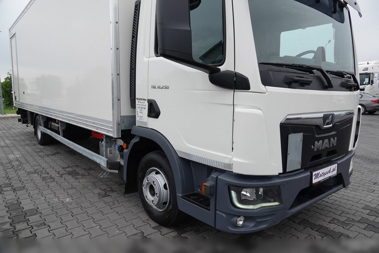 MAN TGL 12.250 / SOLÓWKA / KONTENER 8 M / WINDA / BOCZNE DRZWI / 2021 ROK  zdjęcie 11