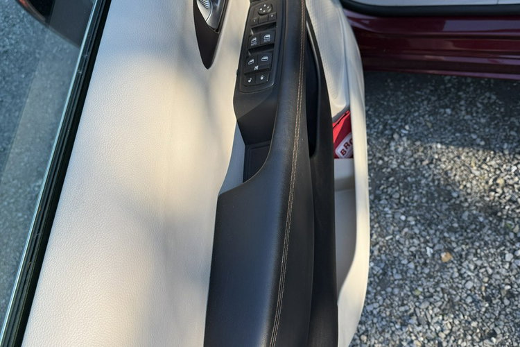 Chrysler Pacifica INSTALACJA GAZOWA. 7-Osobowa . Klimatyzacja 3 Strefowa zdjęcie 17