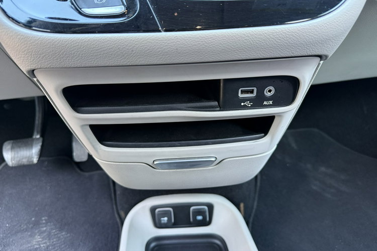 Chrysler Pacifica INSTALACJA GAZOWA. 7-Osobowa . Klimatyzacja 3 Strefowa zdjęcie 31