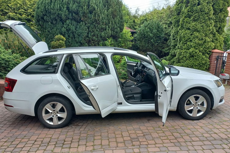 Skoda Octavia DSG Salon PL Serwis ASO 1.5 TSI 150KM F.VAT23% 32400 Export zdjęcie 3