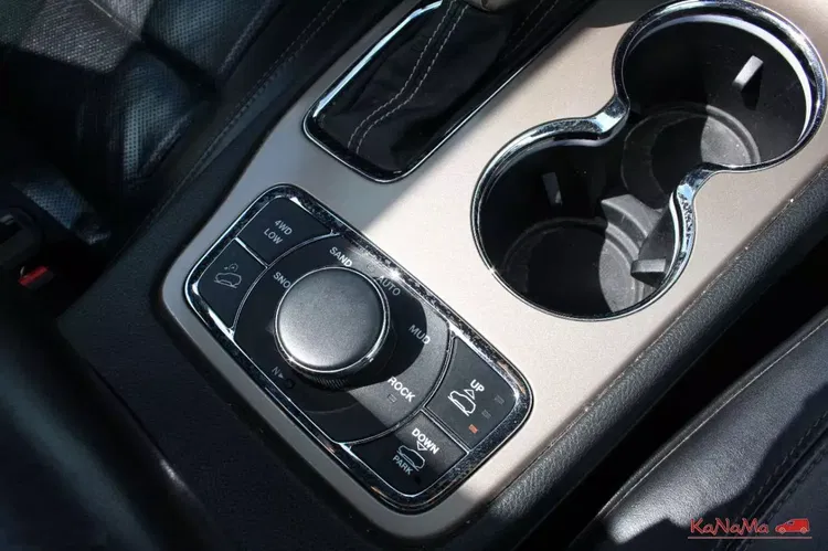 Jeep grand-cherokee zdjęcie 25