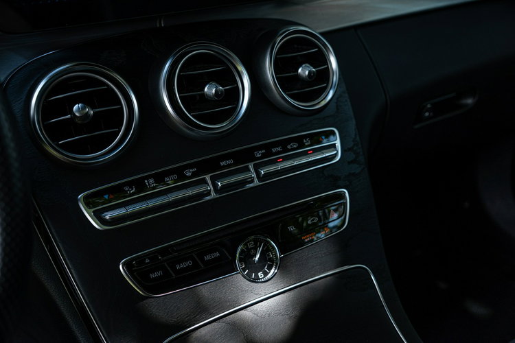 Mercedes C 200 4MATIC COUPÉ / AMG Line / 9G-Tronic / 184KM / SALON SZWAJCARIA /Maxton zdjęcie 18