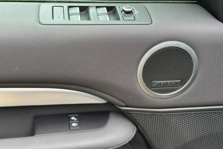 Land Rover Discovery 2.0 SI4 HSE LUXURY AWD 7 Miejsc zdjęcie 25