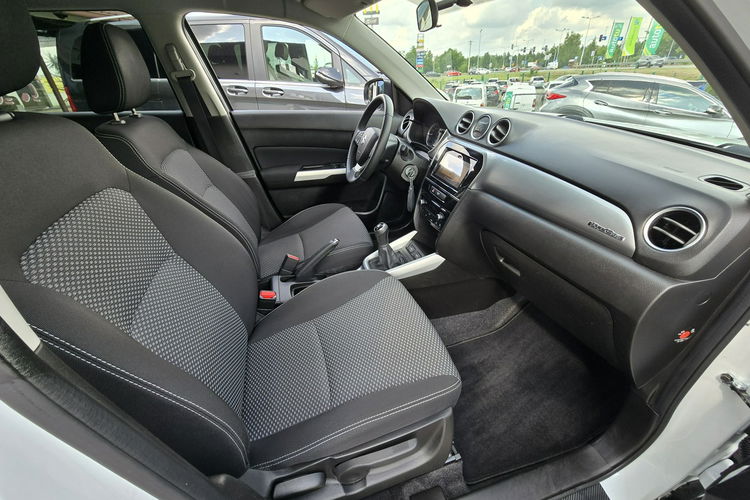 Vitara 100% oryginał, serwis aso suzuki, 4wd. Biała perła. zdjęcie 13