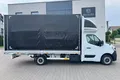 samochód dostawczy Renault zdjęcie 4