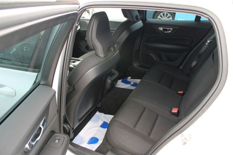 Volvo V60 Momentum D4 Gwarancja Salon Polska zdjęcie 13