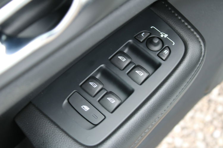 Volvo V60 Momentum D4 Gwarancja Salon Polska zdjęcie 16