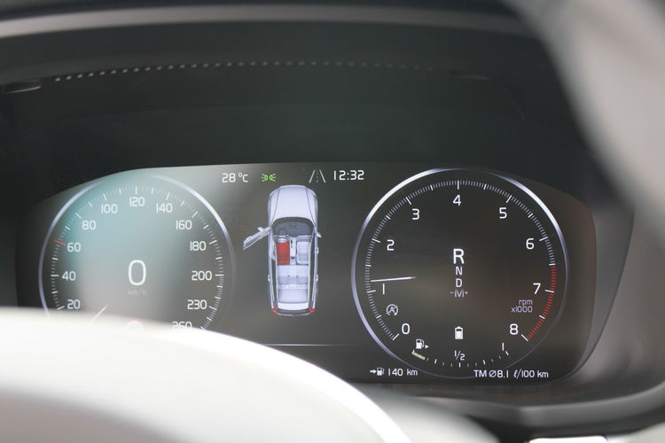 Volvo V60 Momentum D4 Gwarancja Salon Polska zdjęcie 24