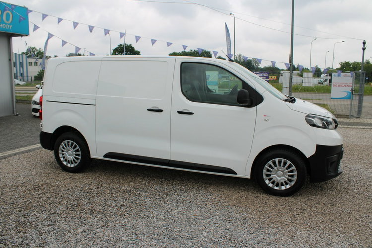 Toyota ProAce D4D 120KM MEDIUM F-vat Salon Polska zdjęcie 4