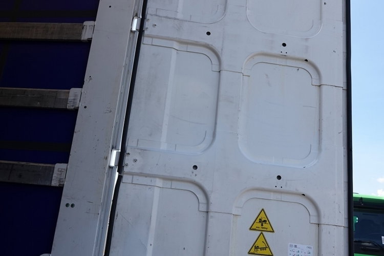 Krone / FIRANKA / STANDARD / OPONY 100% / DACH PODNOSZONY / OŚ PODNOSZONA / 2019 ROK zdjęcie 14