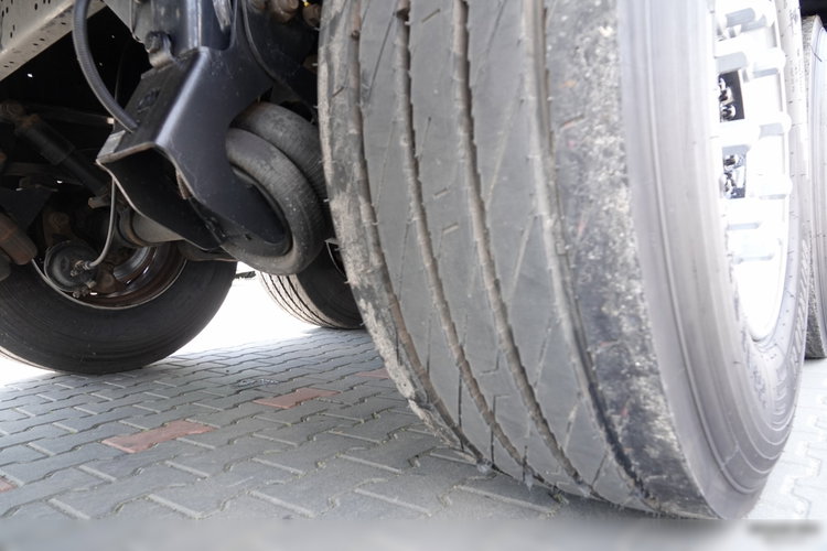 Krone / FIRANKA / STANDARD / OPONY 100% / DACH PODNOSZONY / OŚ PODNOSZONA / 2019 ROK zdjęcie 21