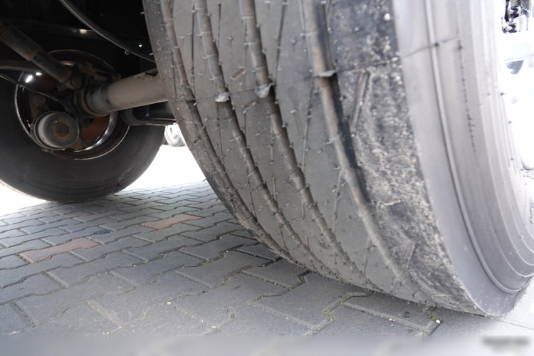 Krone / FIRANKA / STANDARD / OPONY 100% / DACH PODNOSZONY / OŚ PODNOSZONA / 2019 ROK zdjęcie 22