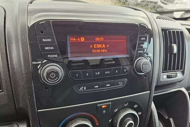 Peugeot boxer Kontener 8 ePAL 74900zł NETTO 2.2 HDi/165KM zdjęcie 25