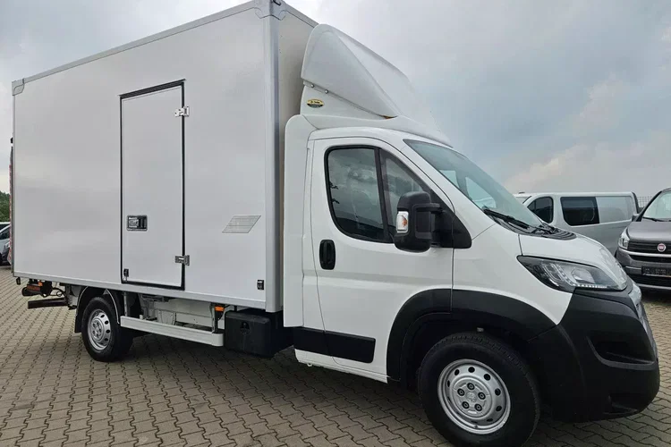 Peugeot boxer Kontener 8 ePAL 74900zł NETTO 2.2 HDi/165KM zdjęcie 3