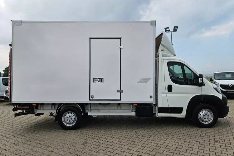 Peugeot boxer Kontener 8 ePAL 74900zł NETTO 2.2 HDi/165KM zdjęcie 7