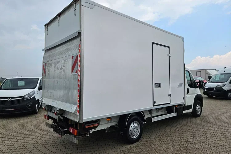 Peugeot boxer Kontener 8 ePAL 74900zł NETTO 2.2 HDi/165KM zdjęcie 9