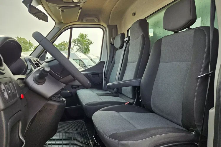 Renault Master Kontener 8 ePAL 72999zł NETTO 2.3dCi/131KM zdjęcie 18