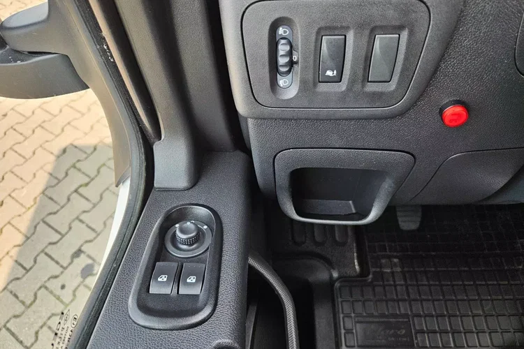 Renault Master Kontener 8 ePAL 72999zł NETTO 2.3dCi/131KM zdjęcie 19