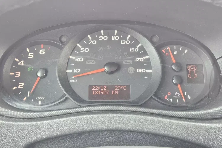 Renault Master Kontener 8 ePAL 72999zł NETTO 2.3dCi/131KM zdjęcie 23