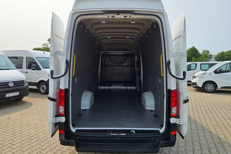 Volkswagen Crafter L4H3 99999zł NETTO 2.0 TDi/140KM zdjęcie 14