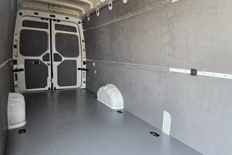 Volkswagen Crafter L4H3 99999zł NETTO 2.0 TDi/140KM zdjęcie 17