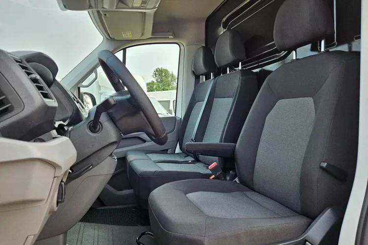 Volkswagen Crafter L4H3 99999zł NETTO 2.0 TDi/140KM zdjęcie 18