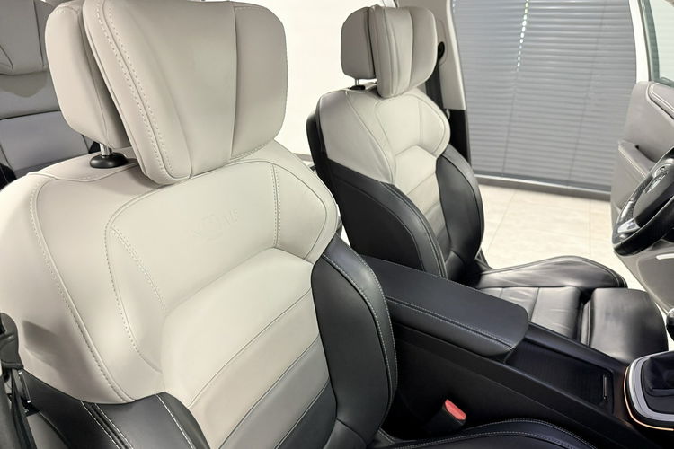 Renault Scenic 1.6 DCi 160KM INITIALE PARIS BOSE Komfort MASAŻ KeyLess Alu 20 HeadUp zdjęcie 26