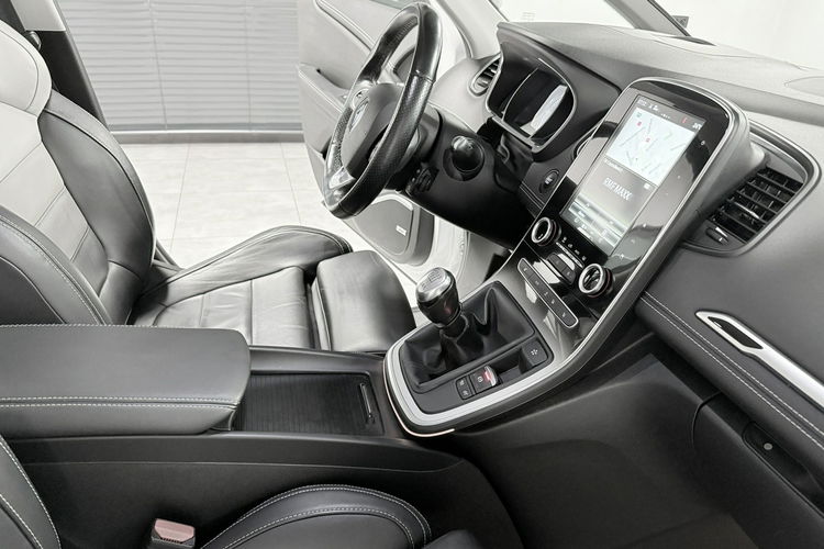 Renault Scenic 1.6 DCi 160KM INITIALE PARIS BOSE Komfort MASAŻ KeyLess Alu 20 HeadUp zdjęcie 31
