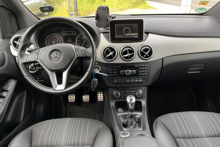 Mercedes B 180 1.6 1wł Klima Grzane Skóry Alu Navi Stan IDEALNY Bezwypadk Opłacony zdjęcie 16