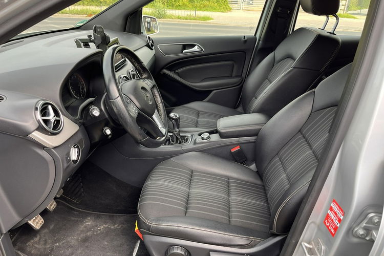 Mercedes B 180 1.6 1wł Klima Grzane Skóry Alu Navi Stan IDEALNY Bezwypadk Opłacony zdjęcie 20