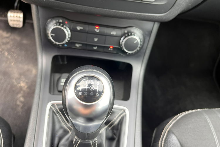 Mercedes B 180 1.6 1wł Klima Grzane Skóry Alu Navi Stan IDEALNY Bezwypadk Opłacony zdjęcie 23